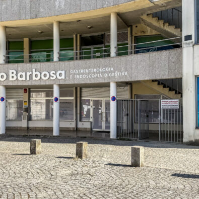 Fachada principal da Clínica Dr. Júlio Barbosa em Viseu